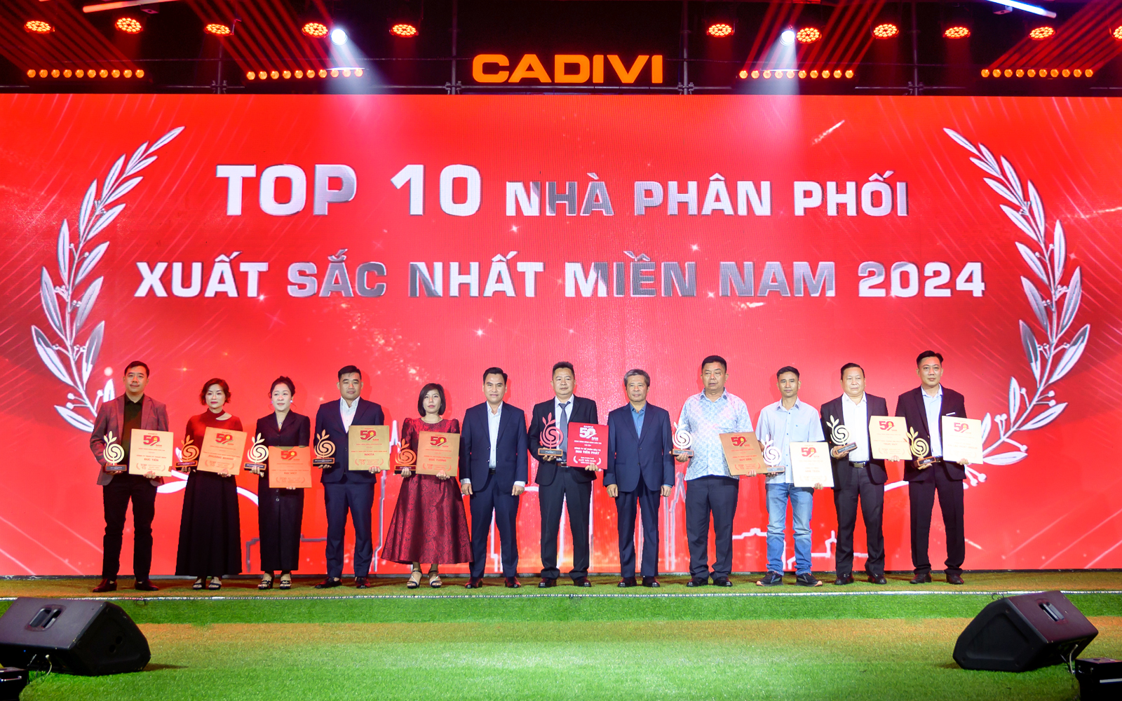 TOP 10 nhà phân phối xuất sắc ở miền Nam tại sự kiện 