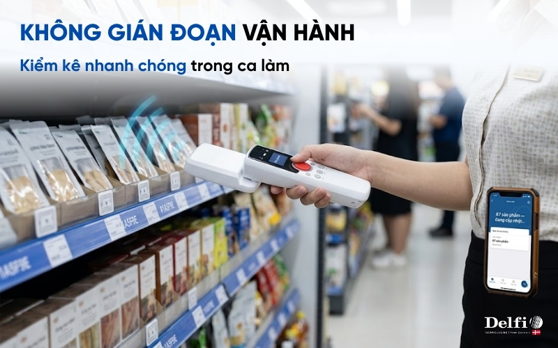 Nhân viên cửa hàng dùng ATID AT388 kiểm kê hàng hóa bán lẻ bằng RFID Bluetooth