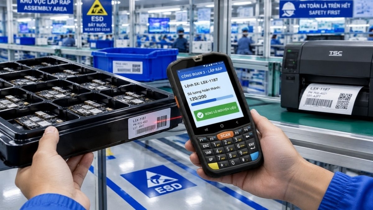 Máy PDA Point Mobile PM67 quét mã vạch bán thành phẩm tại dây chuyền sản xuất nhà máy FDI