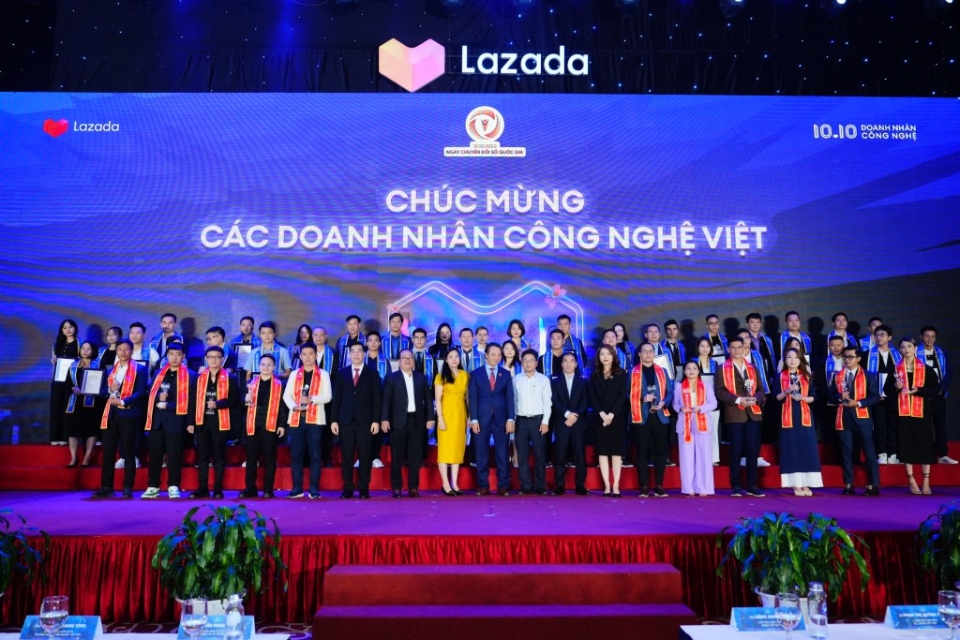 LAZADA TỔ CHỨC HỘI THẢO BÁN HÀNG 2020 DÙNG GIẢI PHÁP KIỂM SOÁT VÉ VÀO CỔNG BẰNG THẺ TỪ