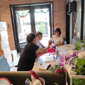 KHÁCH HÀNG ĐẾN DELFI MUA MÁY QUÉT MÃ VẠCH QRCODE DÀNH CHO SIÊU THỊ VÀ CỬA HÀNG