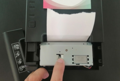Cách khắc phục lỗi máy in nhiệt bị kẹt dao cắt